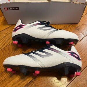 New NIB Lotto‎ Maestro 700 IV FG JR White Pink Soccer Cleats Molded Size 4.5